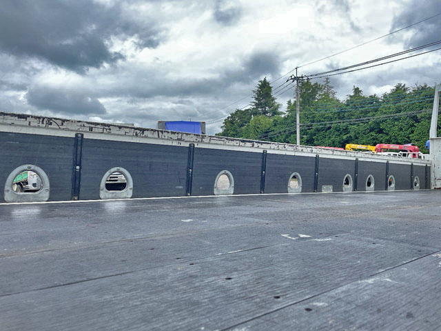 三菱ふそうファイター平ボディ中型（4t）[写真14]