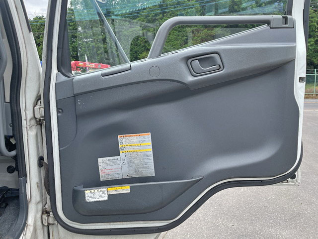 三菱ふそうファイター平ボディ中型（4t）[写真25]