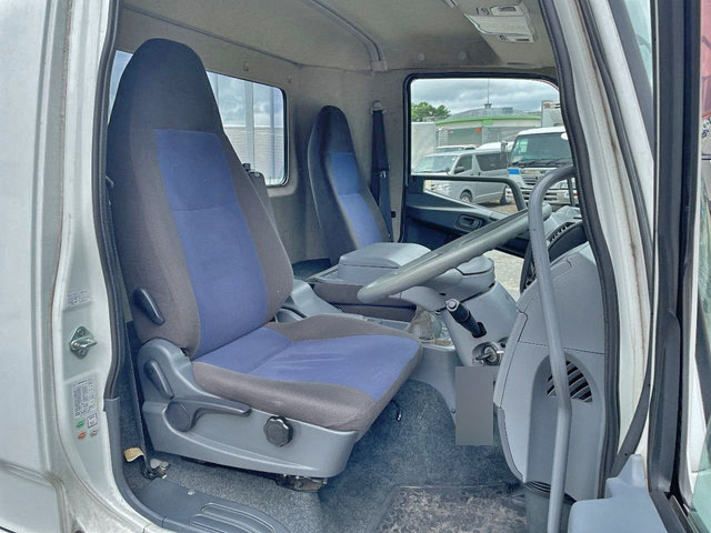 三菱ふそうファイター平ボディ中型（4t）[写真27]