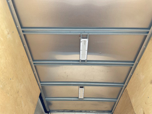 三菱ふそうキャンターアルミバン小型（2t・3t）[写真13]