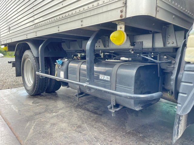 三菱ふそうキャンターアルミバン小型（2t・3t）[写真20]