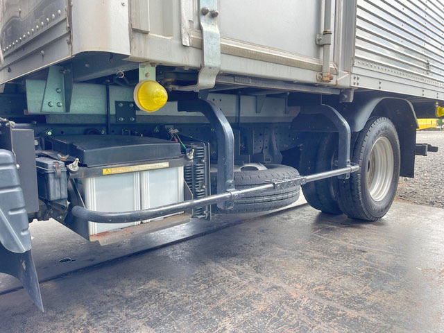 三菱ふそうキャンターアルミバン小型（2t・3t）[写真21]