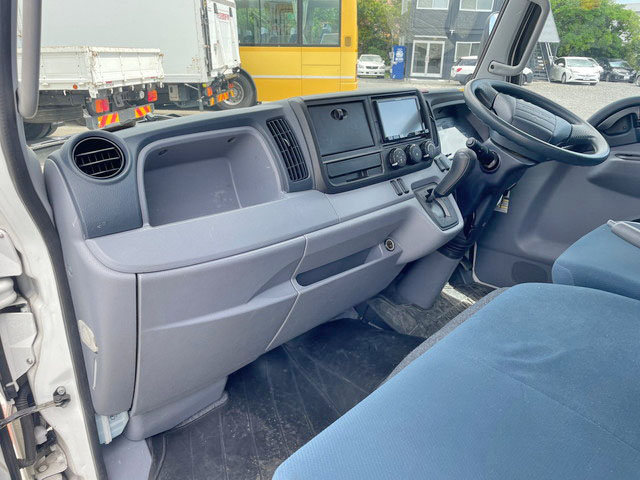 三菱ふそうキャンターアルミバン小型（2t・3t）[写真31]