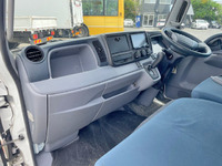 三菱ふそうキャンターアルミバン小型（2t・3t）[写真31]