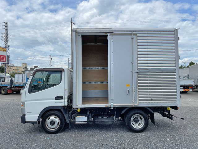 三菱ふそうキャンターアルミバン小型（2t・3t）[写真06]