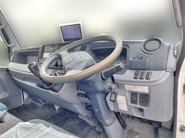 三菱ふそうキャンター冷凍車（冷蔵車）小型（2t・3t）[写真26]