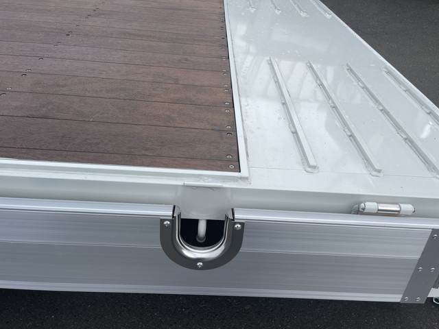 UDトラックスコンドルセルフクレーン4段中型（4t）[写真18]