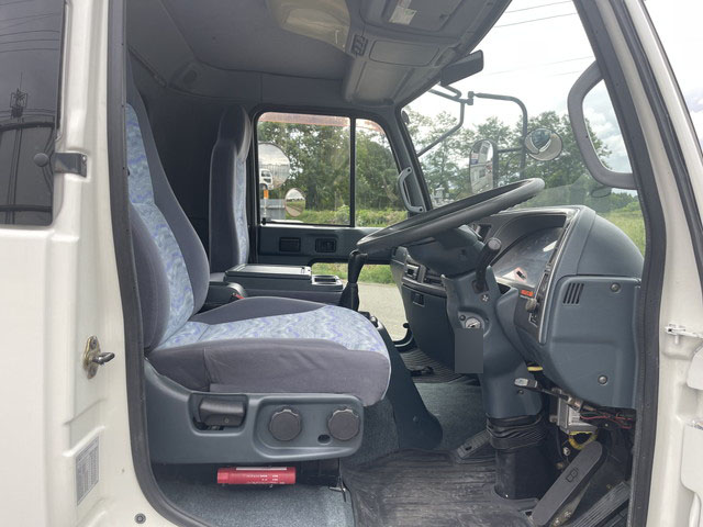 UDトラックスコンドルセルフクレーン4段中型（4t）[写真28]