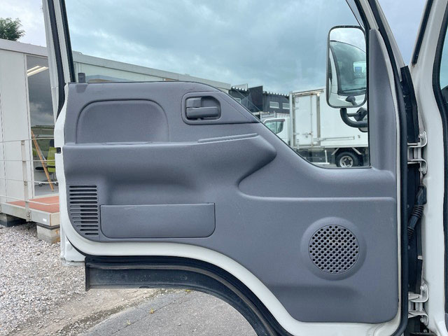 いすゞエルフ平ボディ小型（2t・3t）[写真28]