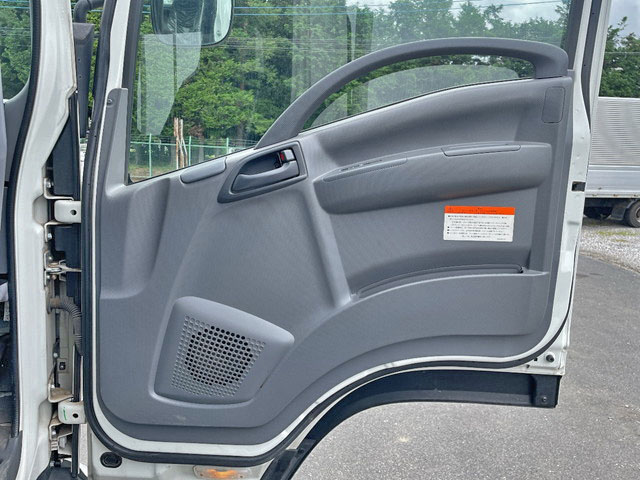 いすゞフォワード平ボディ中型（4t）[写真25]