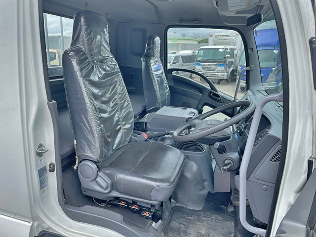 いすゞフォワード平ボディ中型（4t）[写真27]