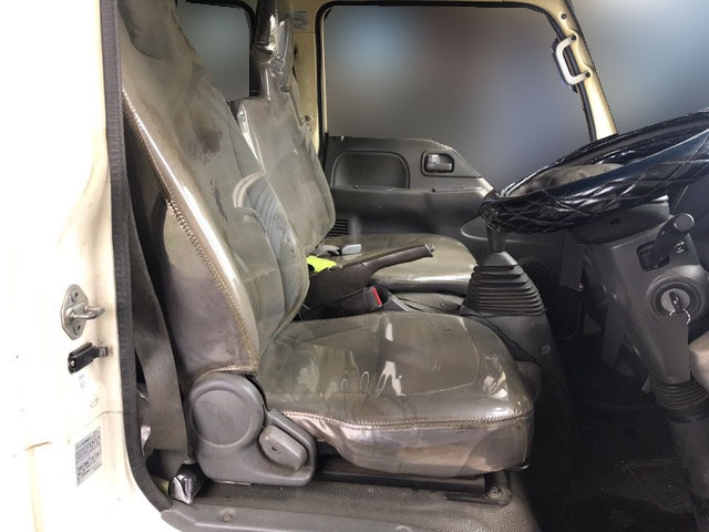 いすゞエルフダブルキャブ（Wキャブ）小型（2t・3t）[写真18]