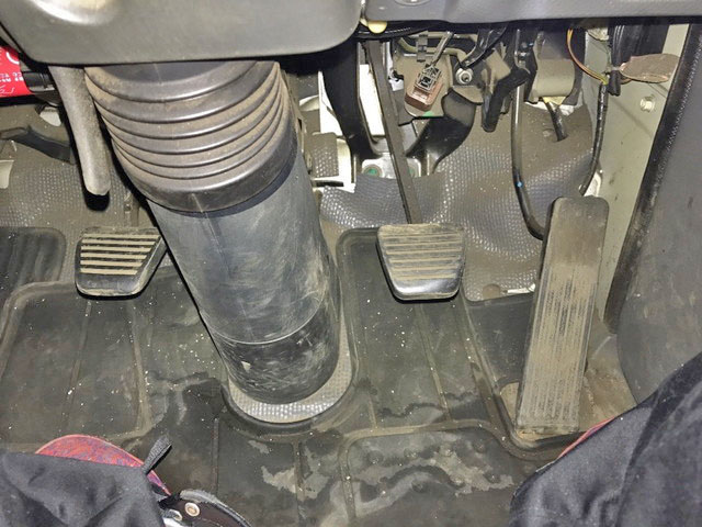 いすゞエルフダブルキャブ（Wキャブ）小型（2t・3t）[写真30]