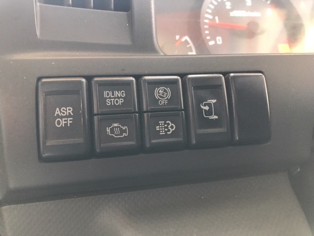 いすゞエルフダブルキャブ（Wキャブ）小型（2t・3t）[写真33]