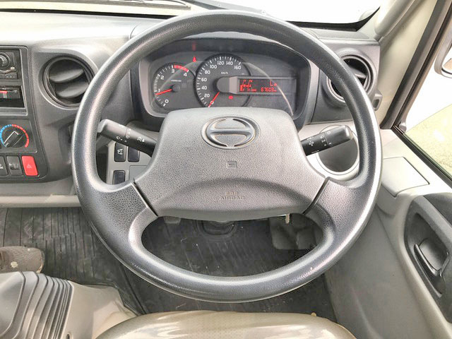 日野デュトロ平ボディ小型（2t・3t）[写真36]