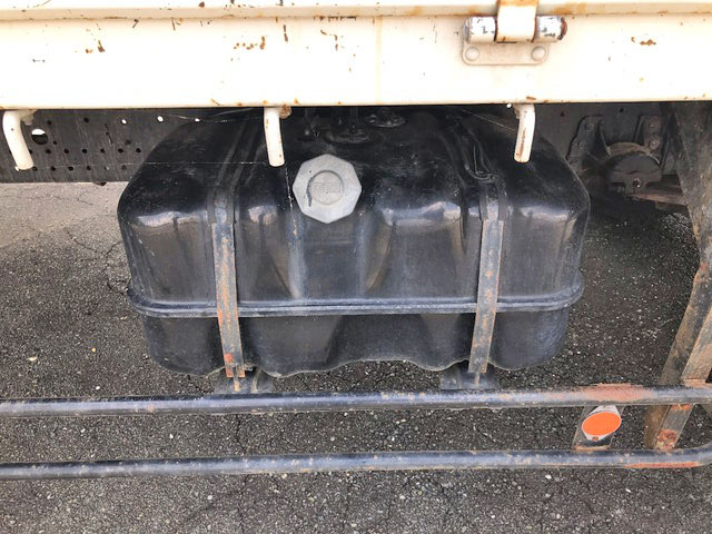 いすゞフォワード平ボディ中型（4t）[写真21]