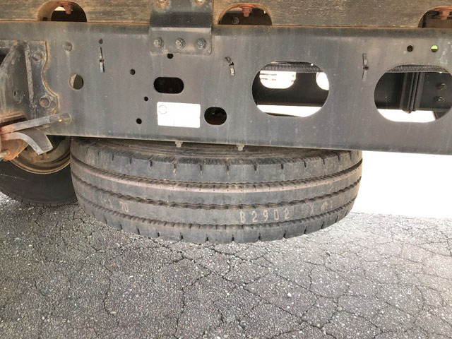 いすゞフォワード平ボディ中型（4t）[写真22]