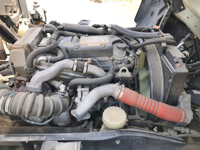 いすゞフォワード平ボディ中型（4t）[写真27]