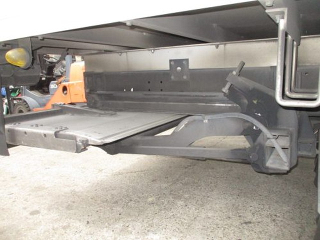 UDトラックスコンドル冷凍車（冷蔵車）中型（4t）[写真11]