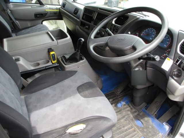 UDトラックスコンドル冷凍車（冷蔵車）中型（4t）[写真19]