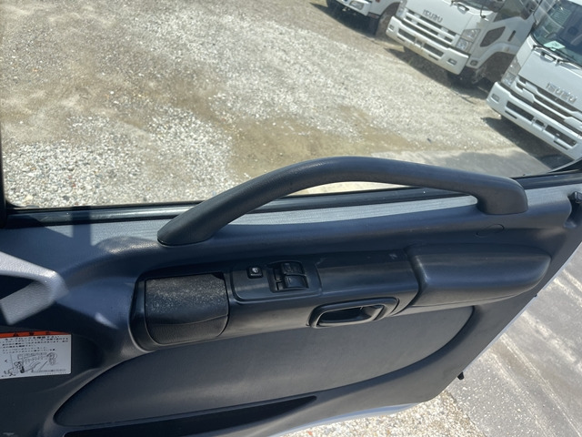 日野レンジャーアルミウイング中型（4t）[写真24]