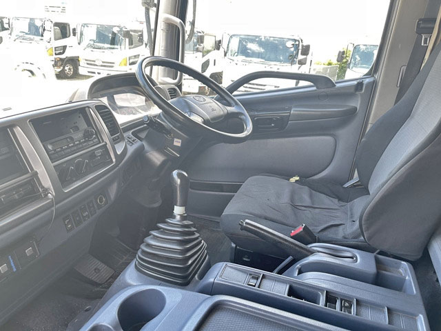 日野レンジャーアルミウイング中型（4t）[写真03]