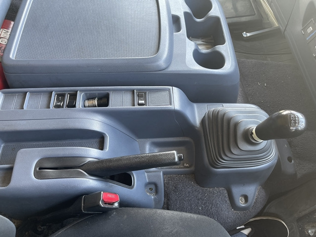 日野レンジャーアルミウイング中型（4t）[写真35]