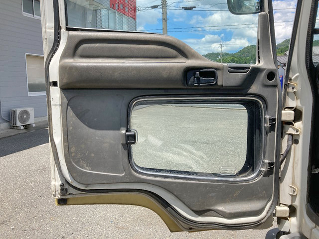 いすゞフォワードクレーン3段中型（4t）[写真30]