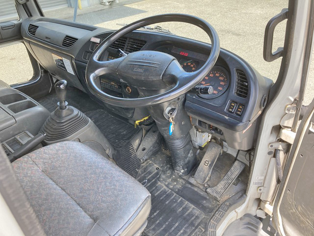 いすゞフォワードクレーン3段中型（4t）[写真36]