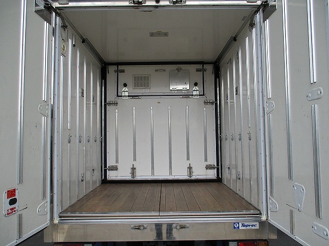 いすゞエルフ冷凍車（冷蔵車）小型（2t・3t）[写真03]