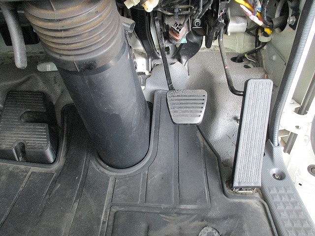 いすゞエルフ冷凍車（冷蔵車）小型（2t・3t）[写真05]