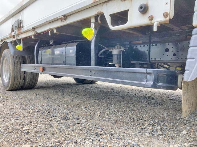 三菱ふそうキャンター平ボディ小型（2t・3t）[写真16]