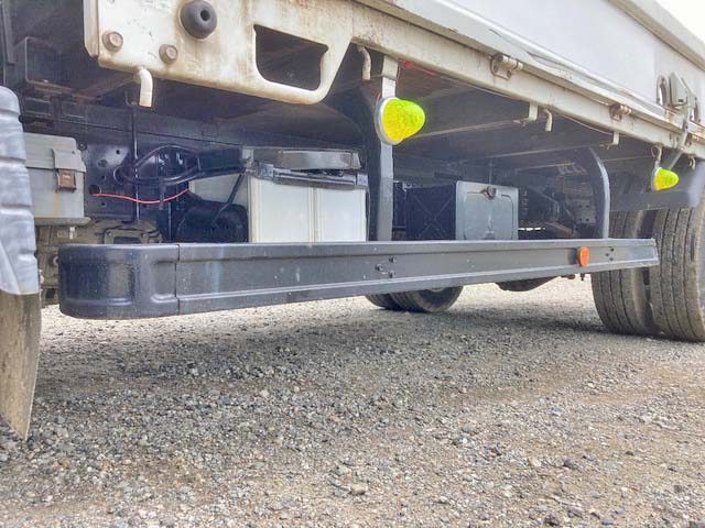 三菱ふそうキャンター平ボディ小型（2t・3t）[写真17]