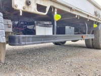 三菱ふそうキャンター平ボディ小型（2t・3t）[写真17]