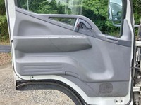 三菱ふそうキャンター平ボディ小型（2t・3t）[写真28]