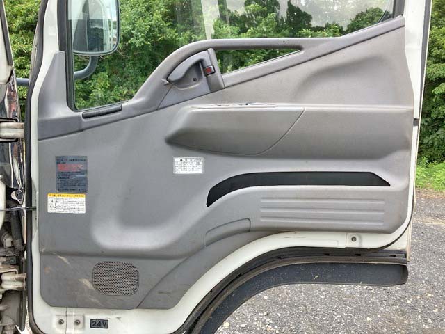 三菱ふそうキャンター平ボディ小型（2t・3t）[写真29]