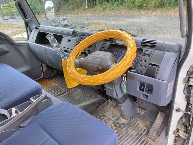 三菱ふそうキャンター平ボディ小型（2t・3t）[写真34]