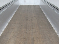 三菱ふそうスーパーグレートアルミウイング大型（10t）[写真10]