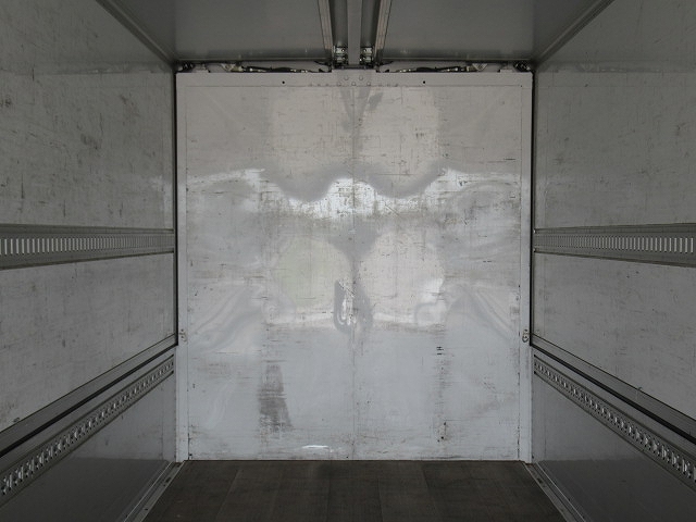 三菱ふそうスーパーグレートアルミウイング大型（10t）[写真11]