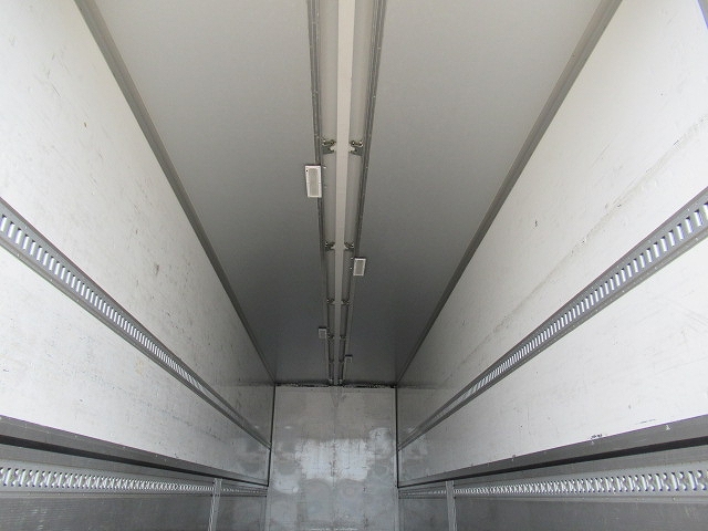 三菱ふそうスーパーグレートアルミウイング大型（10t）[写真12]