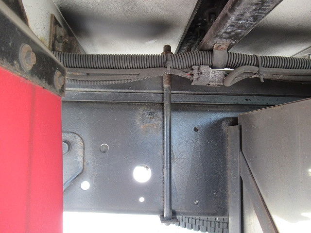 三菱ふそうスーパーグレートアルミウイング大型（10t）[写真17]