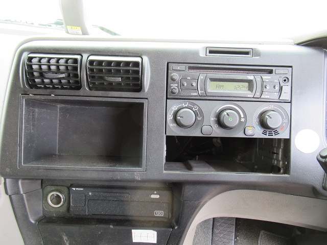 三菱ふそうスーパーグレートアルミウイング大型（10t）[写真28]