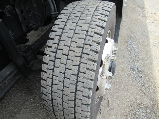 三菱ふそうスーパーグレートアルミウイング大型（10t）[写真38]