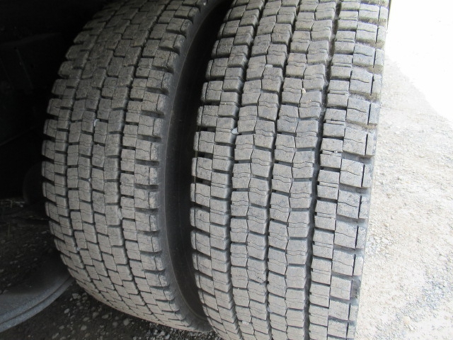 三菱ふそうスーパーグレートアルミウイング大型（10t）[写真39]