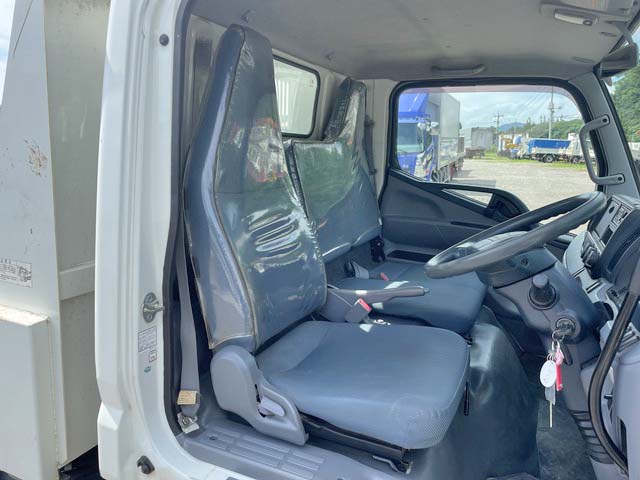 三菱ふそうキャンターダンプ小型（2t・3t）[写真36]