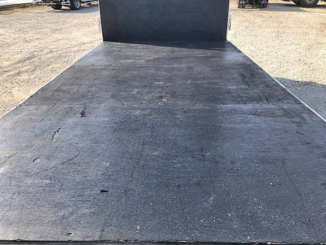 三菱ふそうキャンター平ボディ小型（2t・3t）[写真11]