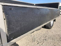 三菱ふそうキャンター平ボディ小型（2t・3t）[写真13]