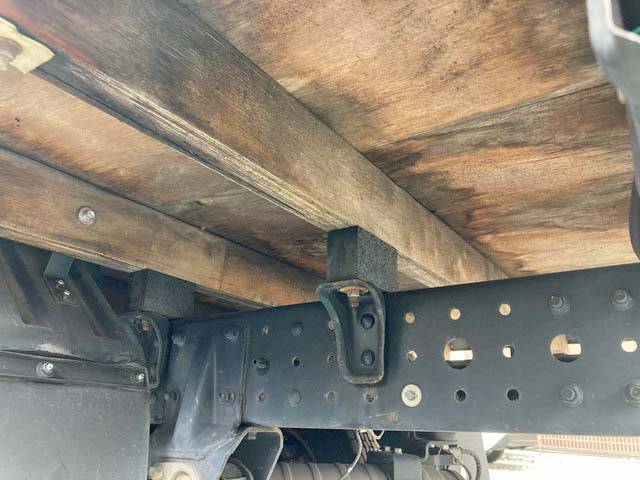 三菱ふそうキャンター平ボディ小型（2t・3t）[写真19]