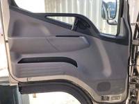 三菱ふそうキャンター平ボディ小型（2t・3t）[写真25]