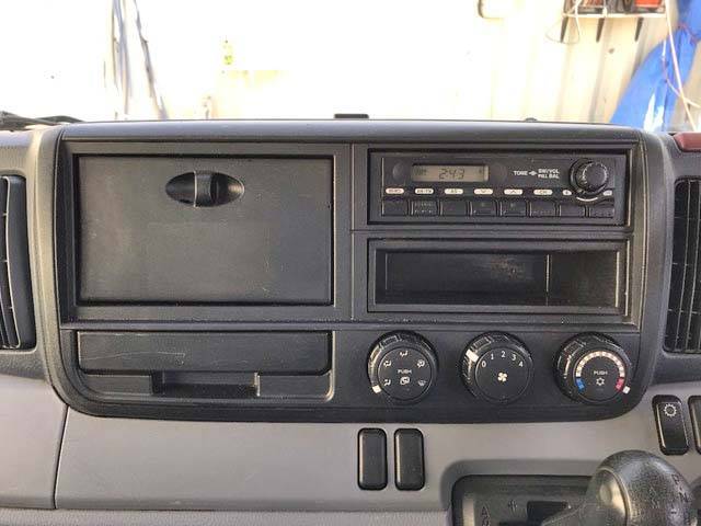 三菱ふそうキャンター平ボディ小型（2t・3t）[写真32]